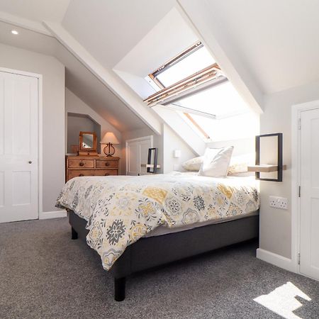 The Attic Apartment Helston Bagian luar foto