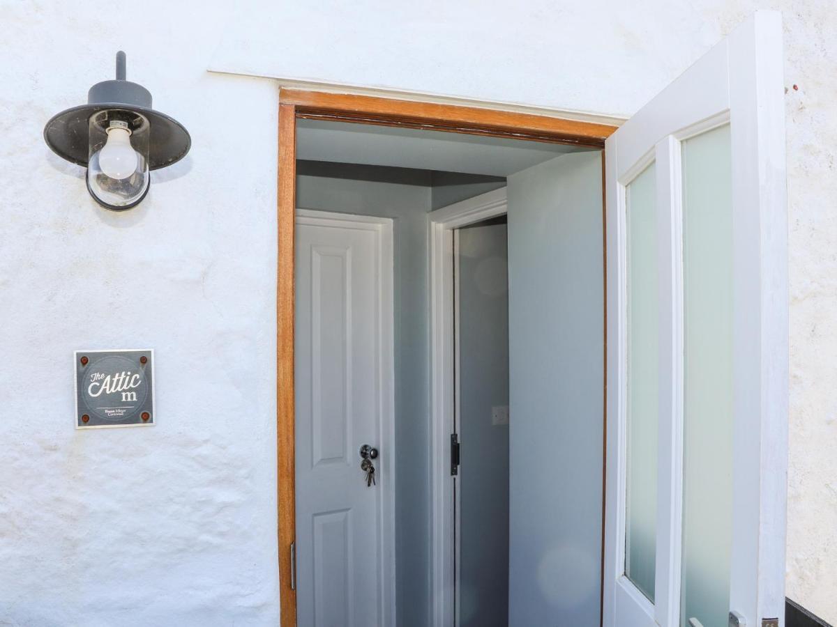 The Attic Apartment Helston Bagian luar foto