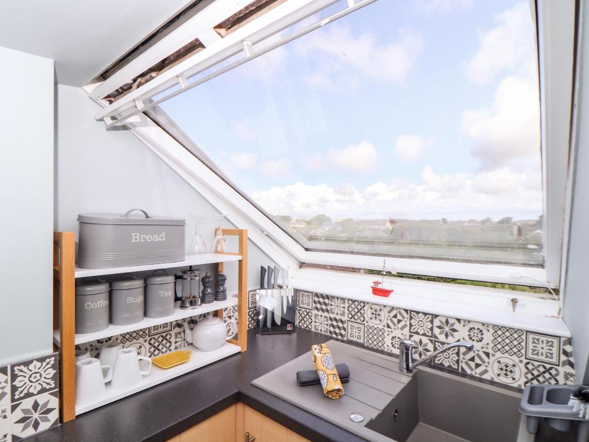 The Attic Apartment Helston Bagian luar foto