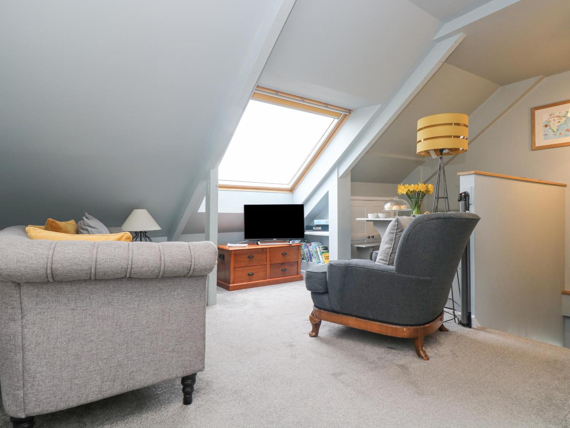 The Attic Apartment Helston Bagian luar foto